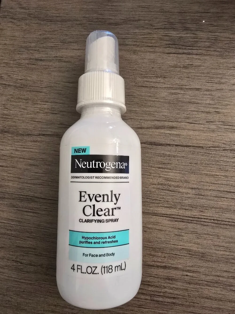 Neutrogena Evenly Clear Clarifying Spray with Hypochlorous Acid